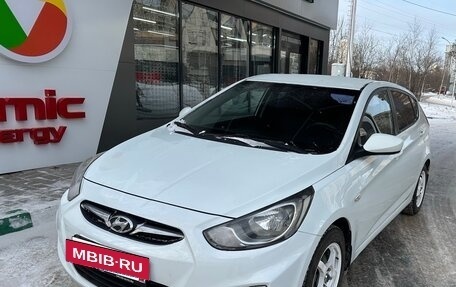 Hyundai Solaris II рестайлинг, 2012 год, 620 000 рублей, 2 фотография