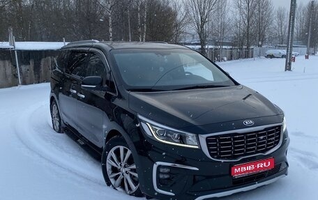 KIA Carnival III, 2019 год, 3 050 000 рублей, 1 фотография