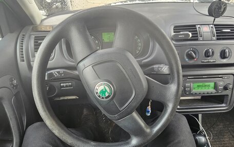 Skoda Fabia II, 2011 год, 450 000 рублей, 4 фотография