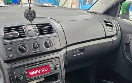 Skoda Fabia II, 2011 год, 450 000 рублей, 3 фотография