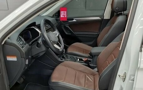 Volkswagen Tiguan II, 2022 год, 2 970 000 рублей, 20 фотография