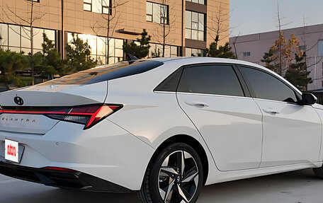 Hyundai Elantra, 2022 год, 1 590 000 рублей, 4 фотография