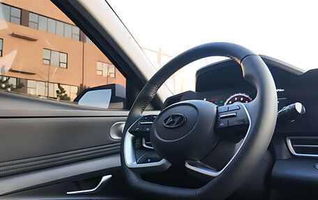 Hyundai Elantra, 2022 год, 1 590 000 рублей, 15 фотография