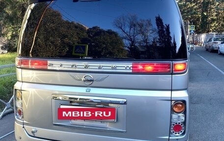 Nissan Elgrand III, 2005 год, 1 700 000 рублей, 3 фотография