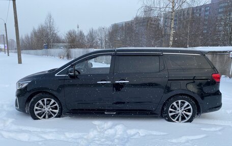 KIA Carnival III, 2019 год, 3 050 000 рублей, 6 фотография
