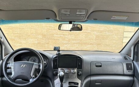 Hyundai H-1 II рестайлинг, 2014 год, 2 320 000 рублей, 7 фотография
