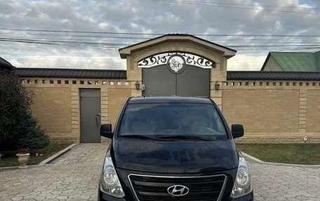 Hyundai H-1 II рестайлинг, 2014 год, 2 320 000 рублей, 2 фотография