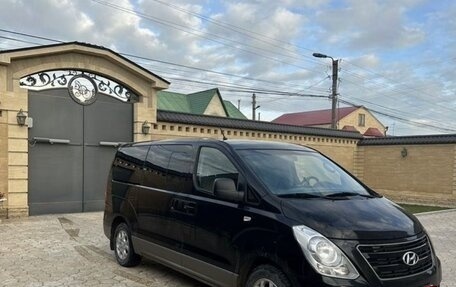 Hyundai H-1 II рестайлинг, 2014 год, 2 320 000 рублей, 3 фотография