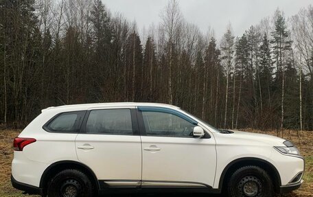 Mitsubishi Outlander III рестайлинг 3, 2015 год, 1 380 000 рублей, 3 фотография