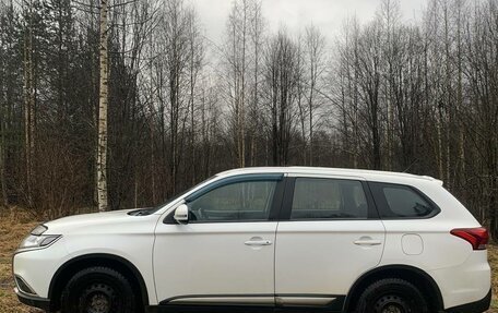 Mitsubishi Outlander III рестайлинг 3, 2015 год, 1 380 000 рублей, 6 фотография