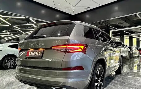 Skoda Kodiaq I, 2023 год, 3 744 500 рублей, 5 фотография