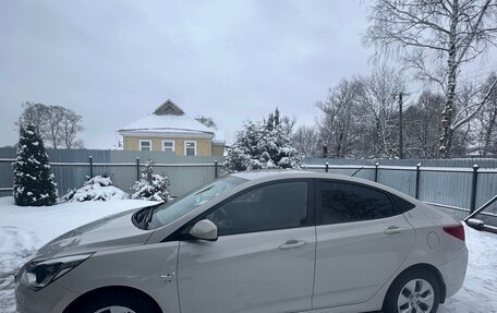 Hyundai Solaris II рестайлинг, 2015 год, 1 250 000 рублей, 2 фотография