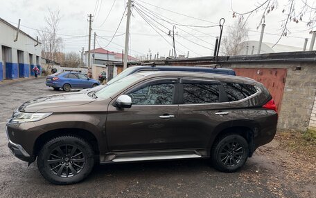Mitsubishi Pajero Sport III рестайлинг, 2017 год, 3 200 000 рублей, 5 фотография