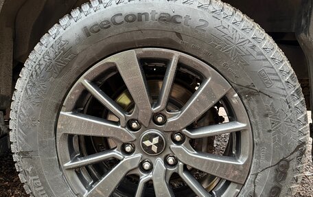 Mitsubishi Pajero Sport III рестайлинг, 2017 год, 3 200 000 рублей, 16 фотография