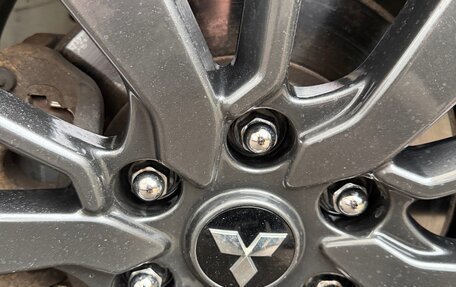 Mitsubishi Pajero Sport III рестайлинг, 2017 год, 3 200 000 рублей, 21 фотография