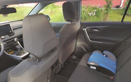 Toyota RAV4, 2021 год, 3 300 000 рублей, 3 фотография