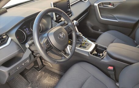 Toyota RAV4, 2021 год, 3 300 000 рублей, 4 фотография