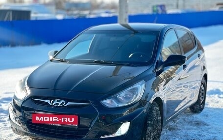 Hyundai Solaris II рестайлинг, 2012 год, 950 000 рублей, 2 фотография