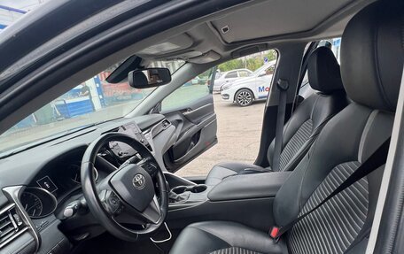 Toyota Camry, 2021 год, 3 150 000 рублей, 6 фотография