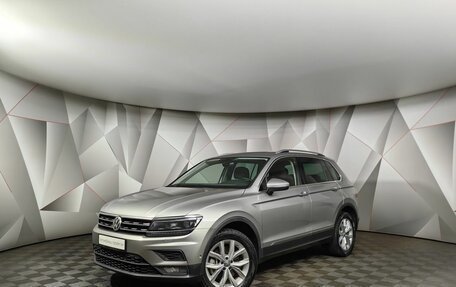 Volkswagen Tiguan II, 2018 год, 2 297 000 рублей, 1 фотография