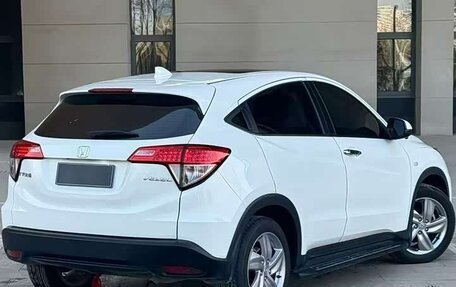 Honda Vezel, 2021 год, 1 790 000 рублей, 4 фотография