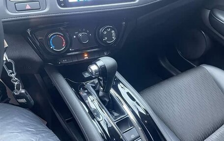 Honda Vezel, 2021 год, 1 790 000 рублей, 7 фотография