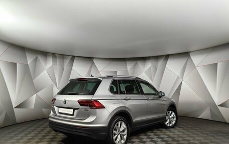 Volkswagen Tiguan II, 2018 год, 2 297 000 рублей, 2 фотография