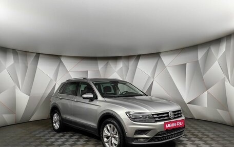 Volkswagen Tiguan II, 2018 год, 2 297 000 рублей, 3 фотография