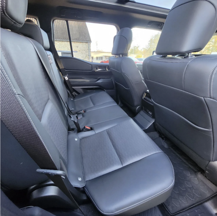 Toyota Land Cruiser Prado 150 рестайлинг 2, 2024 год, 13 000 000 рублей, 10 фотография