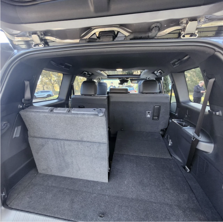 Toyota Land Cruiser Prado 150 рестайлинг 2, 2024 год, 13 000 000 рублей, 11 фотография