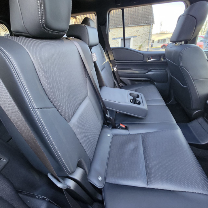 Toyota Land Cruiser Prado 150 рестайлинг 2, 2024 год, 13 000 000 рублей, 17 фотография