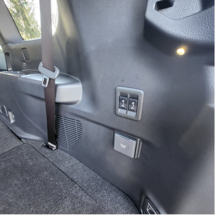 Toyota Land Cruiser Prado 150 рестайлинг 2, 2024 год, 13 000 000 рублей, 16 фотография