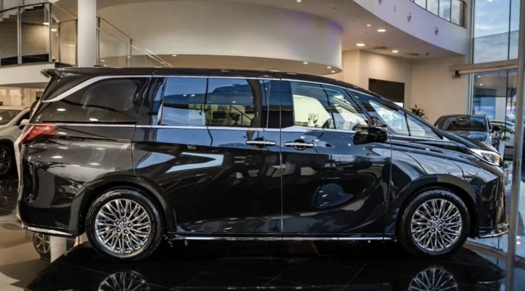 Lexus LM I, 2026 год, 25 000 000 рублей, 2 фотография