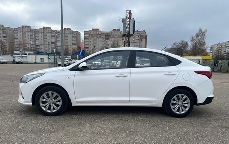 Hyundai Solaris II рестайлинг, 2021 год, 1 680 000 рублей, 4 фотография