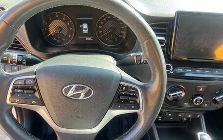 Hyundai Solaris II рестайлинг, 2021 год, 1 680 000 рублей, 7 фотография