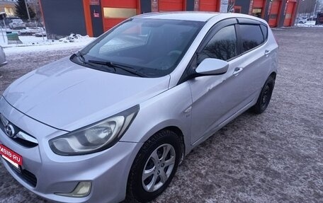 Hyundai Solaris II рестайлинг, 2011 год, 750 000 рублей, 2 фотография