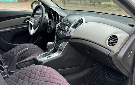 Chevrolet Cruze II, 2013 год, 825 000 рублей, 9 фотография