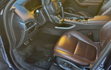 Jaguar F-Pace, 2016 год, 3 200 000 рублей, 24 фотография