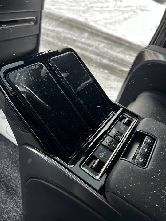 Lexus LM I, 2026 год, 25 000 000 рублей, 17 фотография