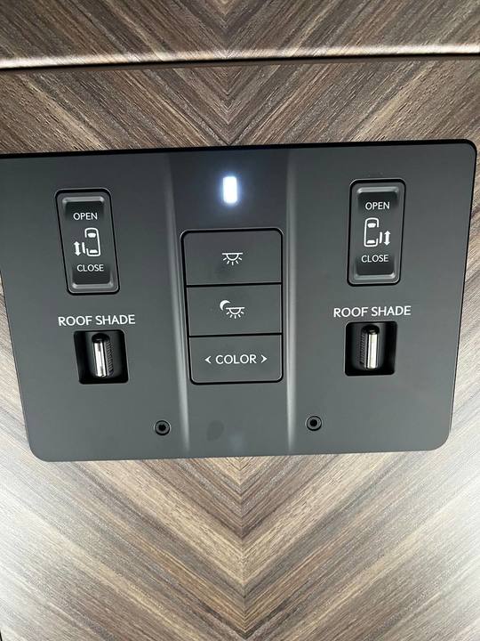 Lexus LM I, 2026 год, 25 000 000 рублей, 21 фотография