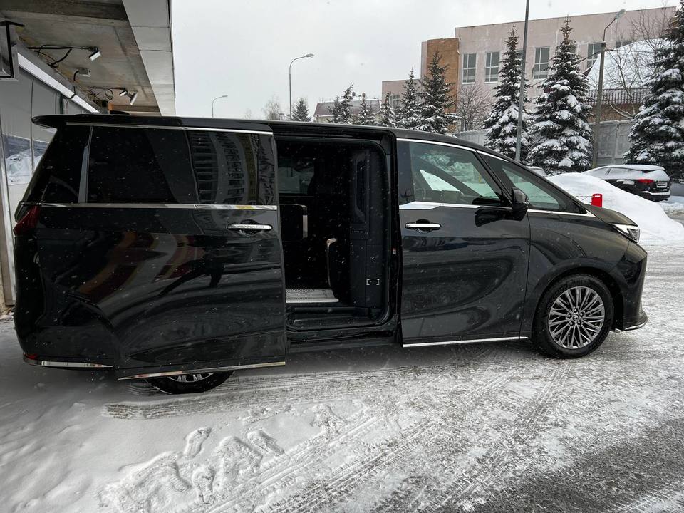 Lexus LM I, 2026 год, 25 000 000 рублей, 6 фотография