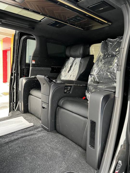 Lexus LM I, 2026 год, 25 000 000 рублей, 10 фотография