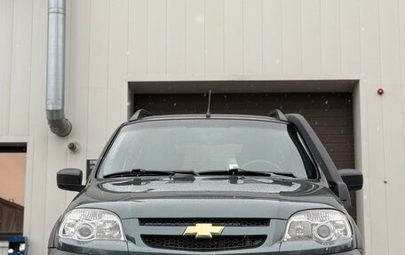 Chevrolet Niva I рестайлинг, 2018 год, 920 000 рублей, 2 фотография