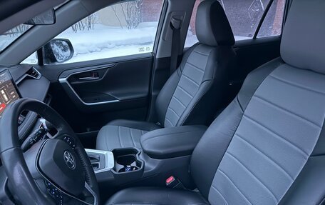 Toyota RAV4, 2020 год, 4 100 000 рублей, 10 фотография