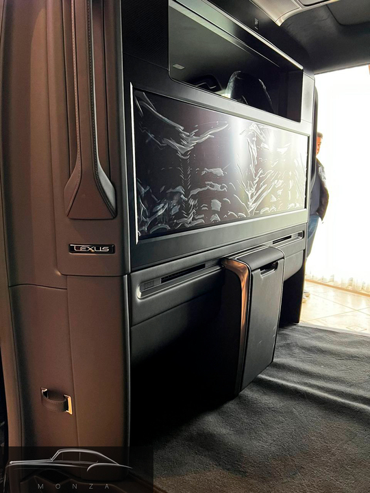 Lexus LM I, 2026 год, 24 000 000 рублей, 17 фотография