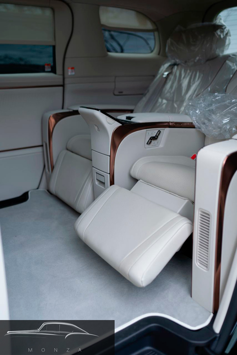 Lexus LM I, 2026 год, 24 000 000 рублей, 32 фотография