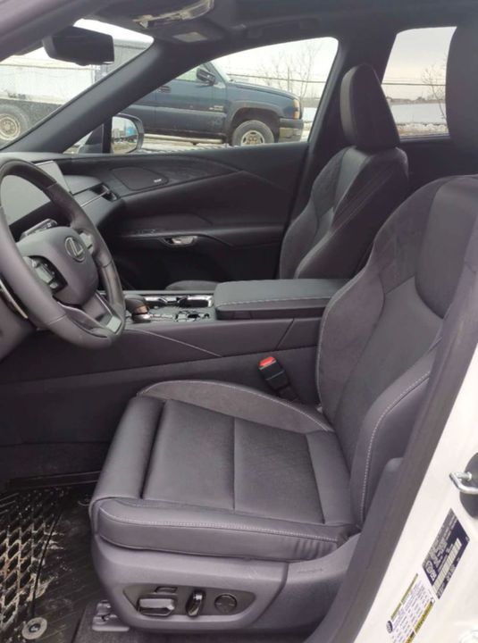 Lexus RX IV рестайлинг, 2026 год, 12 500 000 рублей, 11 фотография