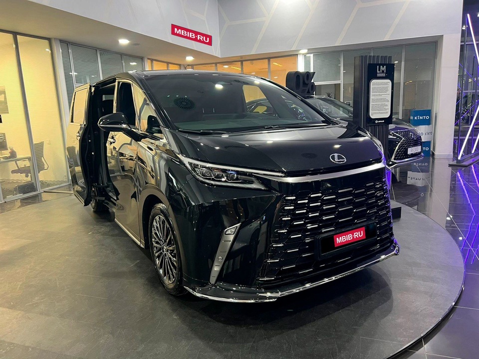 Lexus LM I, 2026 год, 24 000 000 рублей, 3 фотография