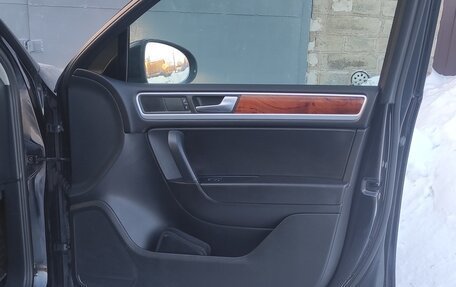 Volkswagen Touareg III, 2010 год, 2 000 000 рублей, 29 фотография