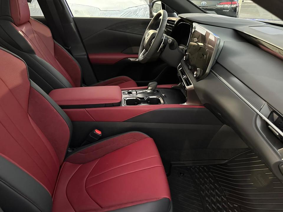 Lexus RX IV рестайлинг, 2026 год, 12 500 000 рублей, 8 фотография